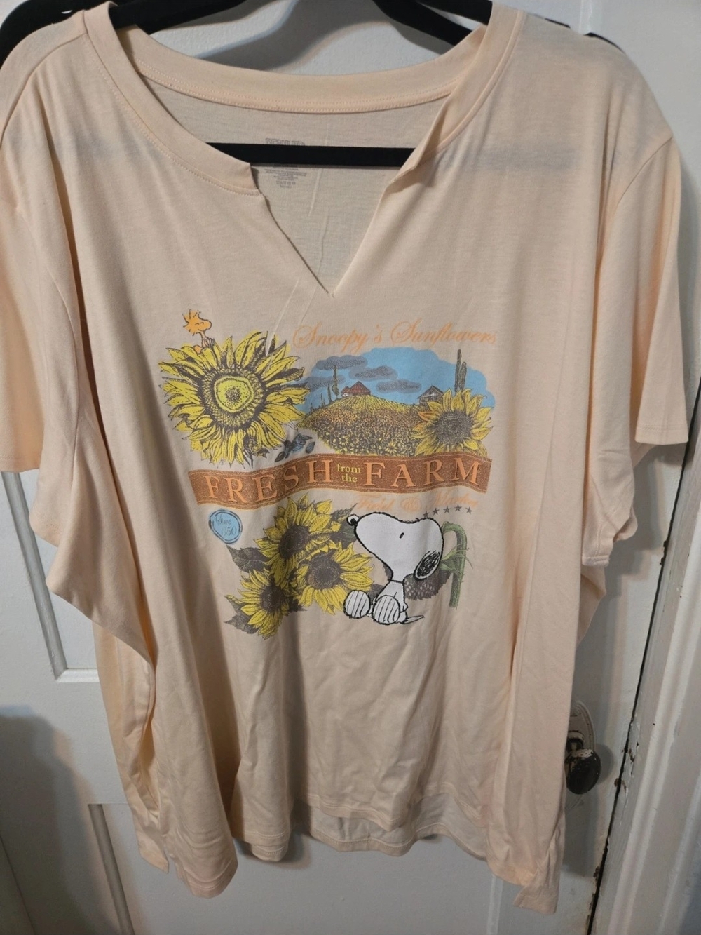 Peanuts Snoopy 'Fresh From the Farm' Sunflower Graphic Tee